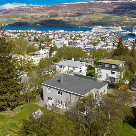 Guesthouse Akureyri - Apartments Near Down Town エクステリア 写真