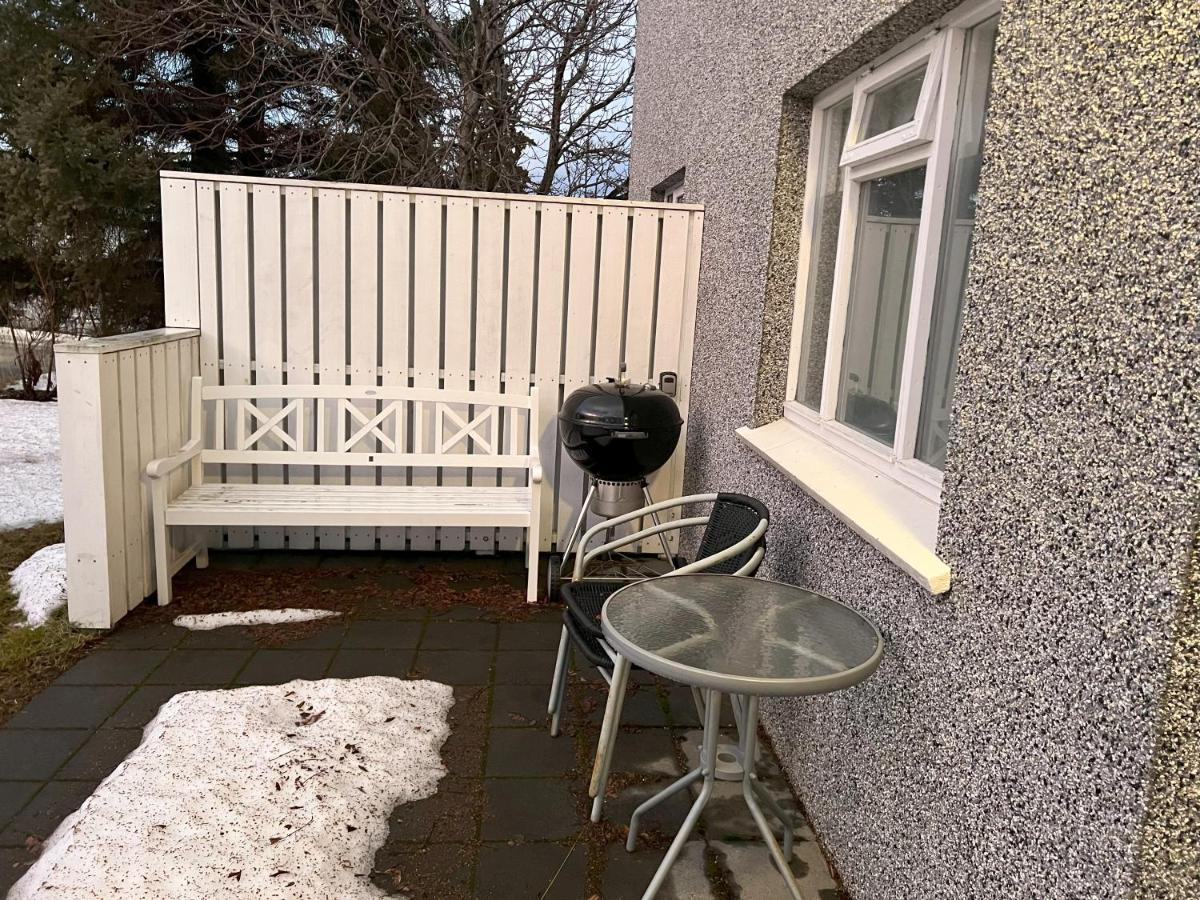 Guesthouse Akureyri - Apartments Near Down Town エクステリア 写真