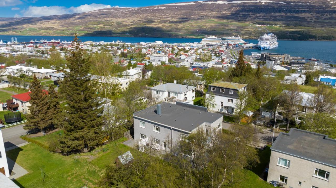 Guesthouse Akureyri - Apartments Near Down Town エクステリア 写真