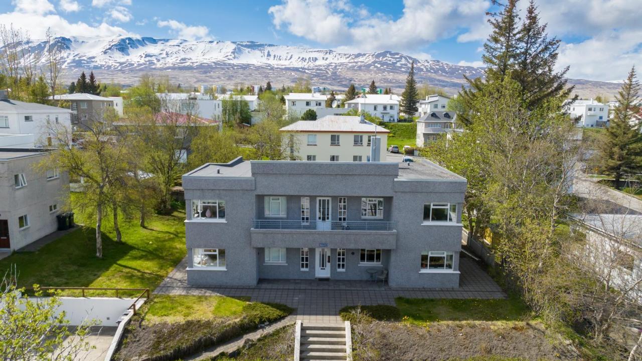 Guesthouse Akureyri - Apartments Near Down Town エクステリア 写真