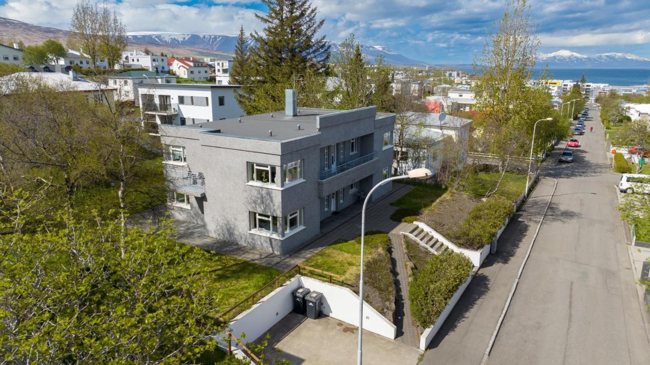 Guesthouse Akureyri - Apartments Near Down Town エクステリア 写真
