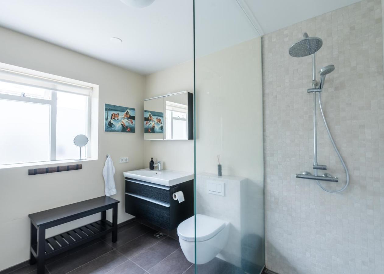 Guesthouse Akureyri - Apartments Near Down Town エクステリア 写真